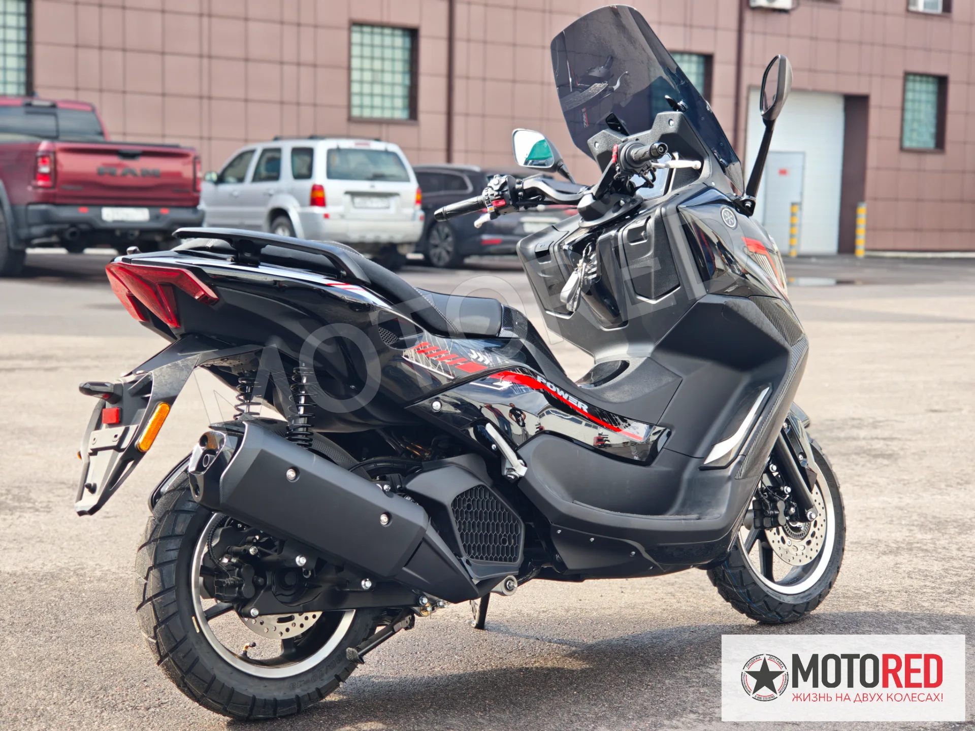T-MAX 180сс EFI с воздушным охл. — живое фото
